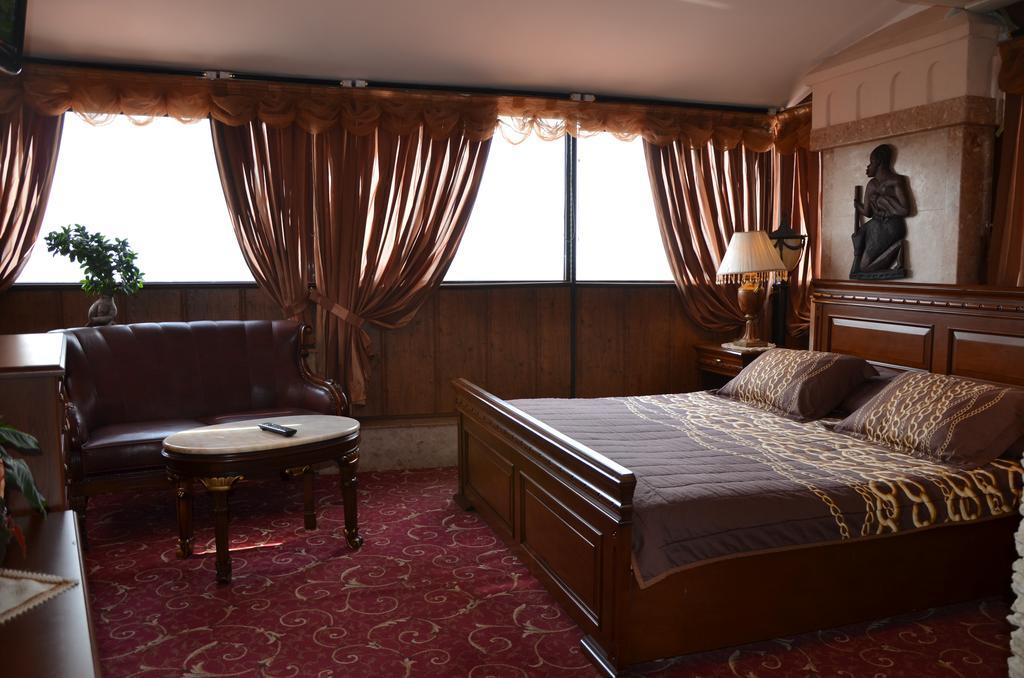 Boutique Hotel Boris Palace & Restaurant プロヴディフ エクステリア 写真
