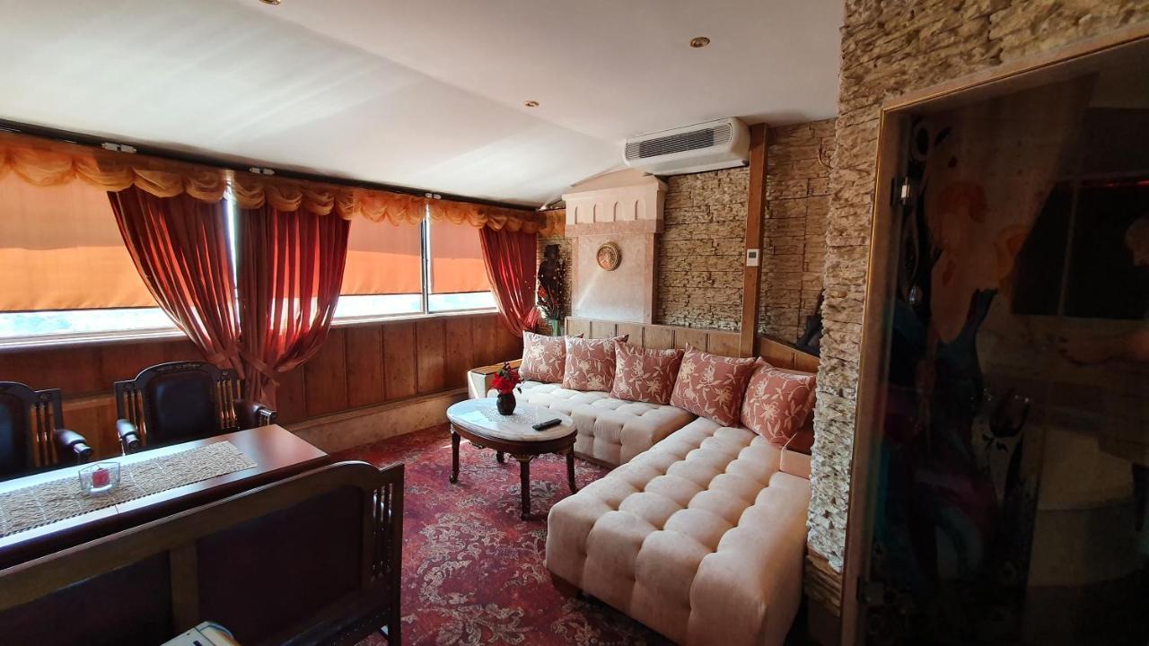 Boutique Hotel Boris Palace & Restaurant プロヴディフ エクステリア 写真