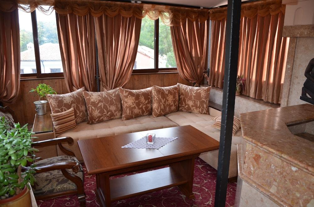 Boutique Hotel Boris Palace & Restaurant プロヴディフ エクステリア 写真